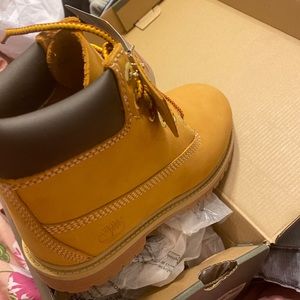 Meet your Posher, Fatima